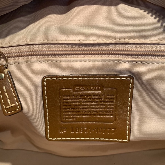 Well Loved Coach Logo Handbag - Picture 12 of 15